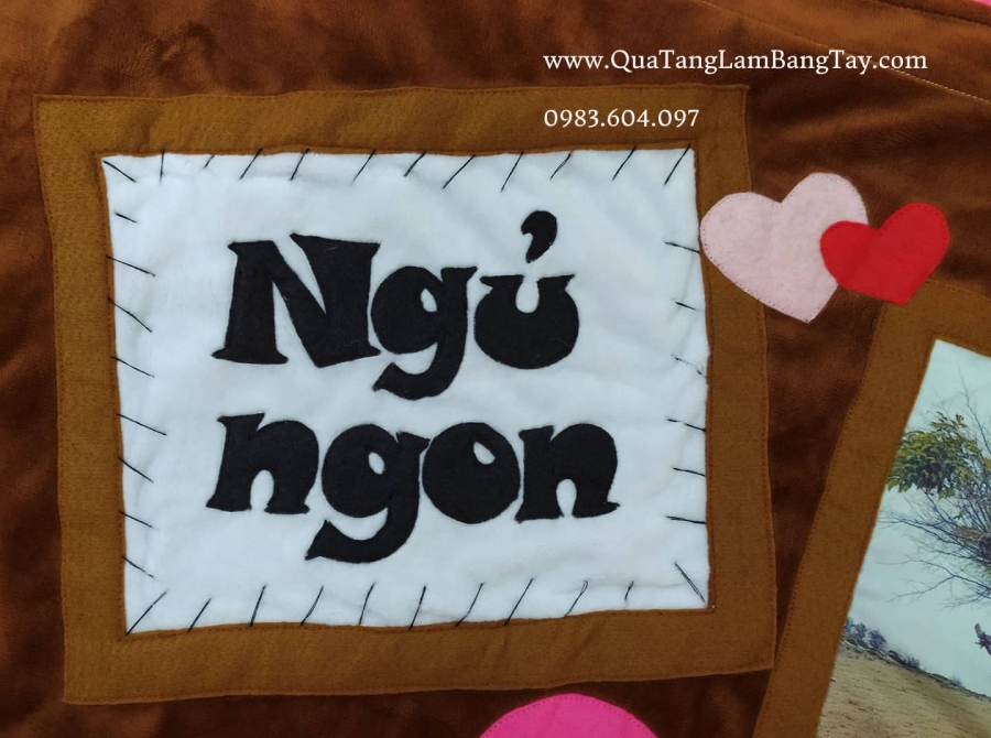 gối handmade tặng bạn gái in ảnh yêu cầu 